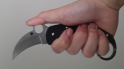 &quot;Filipino grip&quot; with Karahawk