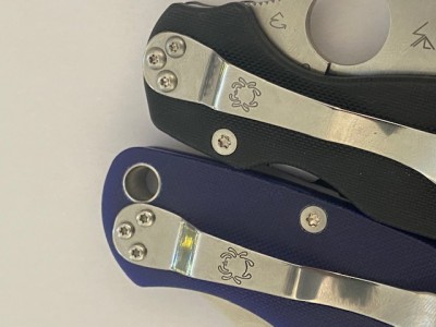 As you can see here, the clip hardware is smaller than that on a SFO PM2, and the shape of the clip is *slightly* different. It’s actually almost identical to the clip on my G-10 Native 5.