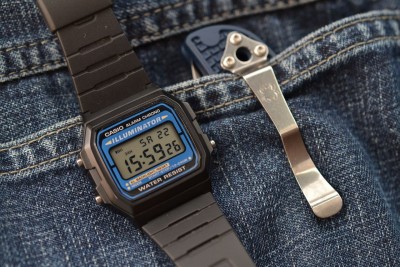 Casio F-105W