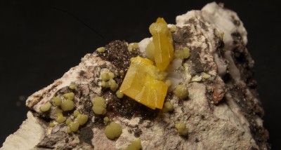 Wulfenite-Mimetite, Endlichite-Barite and Calcite (18).JPG