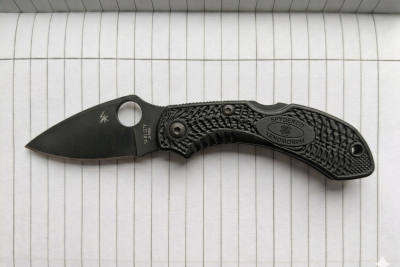 Spyderco Xenomorph on lined paper.png